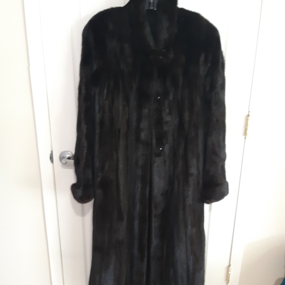 Full lenght mink coat - Picture 2 of 2